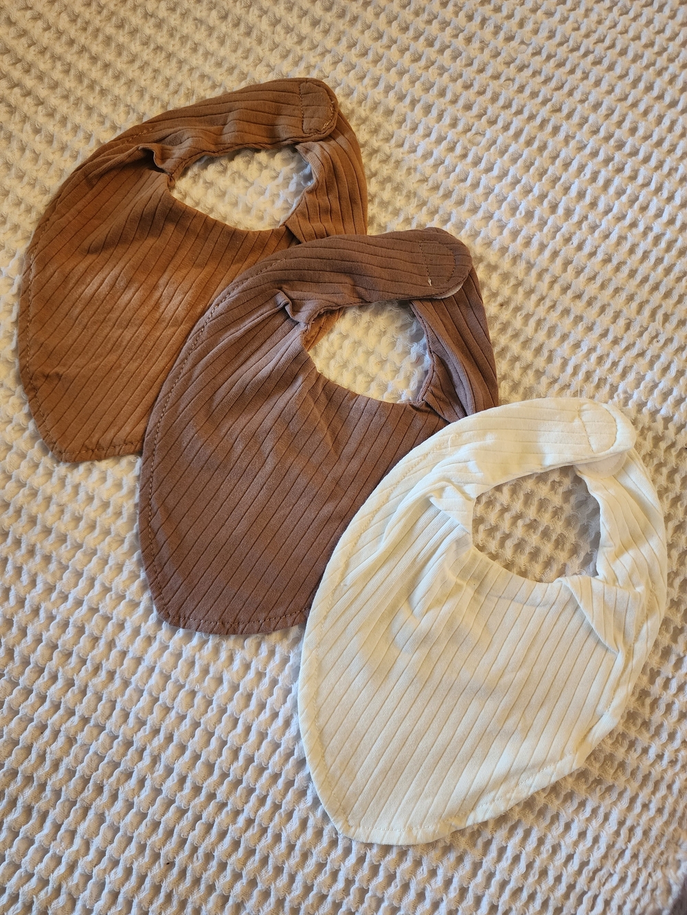 Neutral Ribbed Baby Bib Set